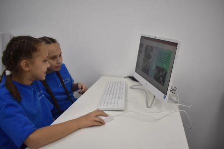 декабрь 2022, Валерия Б., Олеся С., подготовка к Международным юношеским научным чтениям им. С.П. Королёва