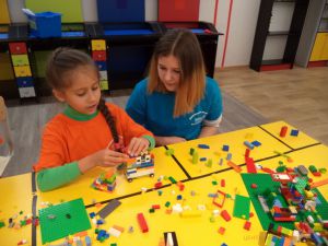 Ребята могут попробовать свои силы в роли вожатых во время оздоровительного лагеря